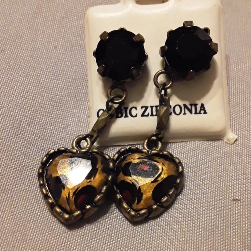 🖤 Betsey Johnson leopard drop earrings